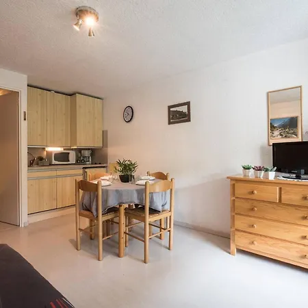 Pour 4 A Saint-lary Village Avec Balcon, Proche Telepherique - Fr-1-296-510 *